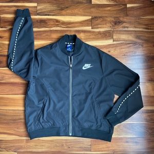 Nike Womens Retr0 XL Zip Jacket Athletic Logo Black Spell Out Trim Lightweight
